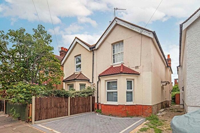 1 Bedroom Flat For Sale In Niton Road, Kew, Surrey, TW9