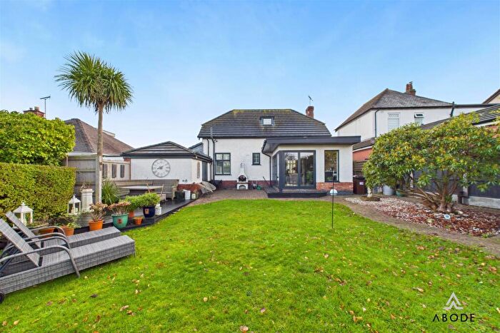 3 Bedroom House For Sale In Field Lane, Burton-On-Trent, DE13