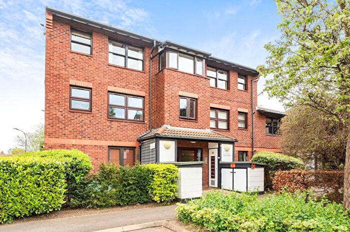 1 Bedroom Flat For Sale In Holley Road, London, W3