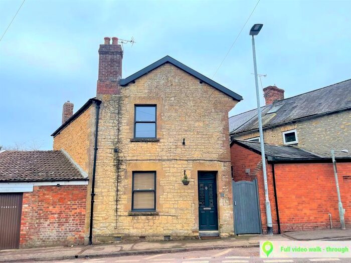 2 Bedroom Cottage For Sale In Goulds Brook Terrace, Crewkerne, TA18