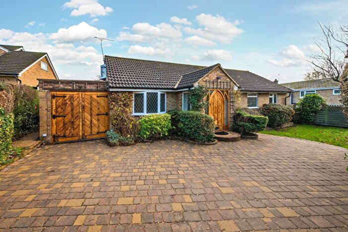 3 Bedroom Detached Bungalow For Sale In Sycamore Avenue, Hatfield, AL10