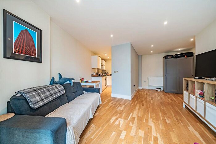 2 Bedroom Apartment For Sale In St. Annes Street, London, E14