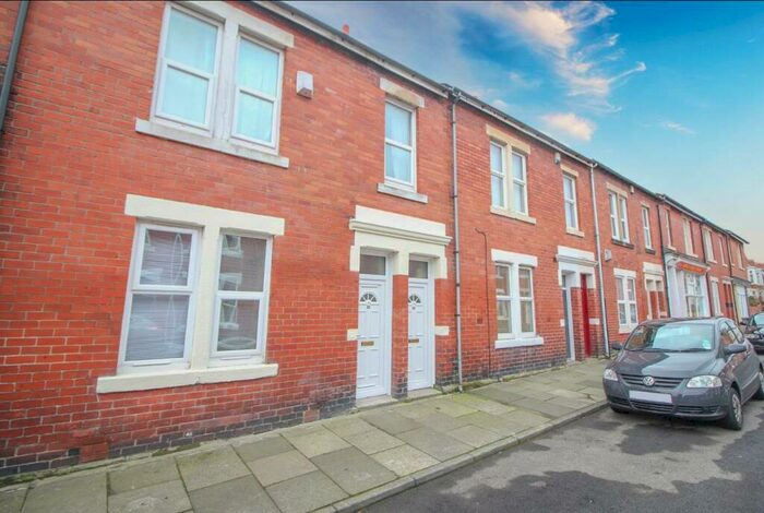 3 Bedroom Flat To Rent In Ashfield Road, Gosforth, Newcastle Upon Tyne, NE3