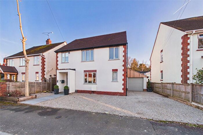 4 Bedroom Detached House For Sale In Closeworth Road, Farnborough, Hampshire, GU14