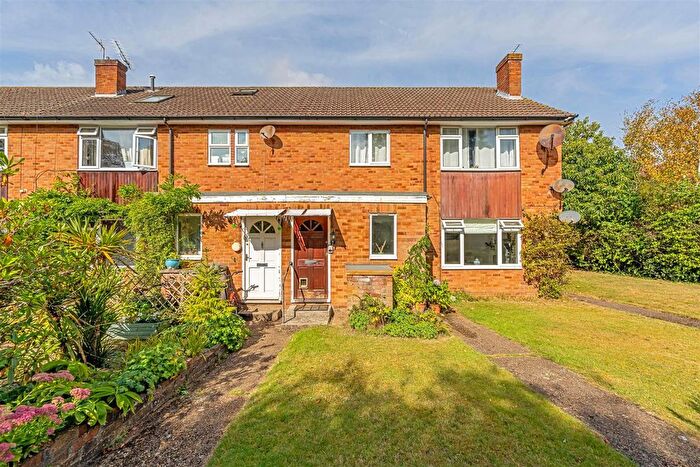 1 Bedroom Flat To Rent In Cranmer Court, Hampton Hill, TW12