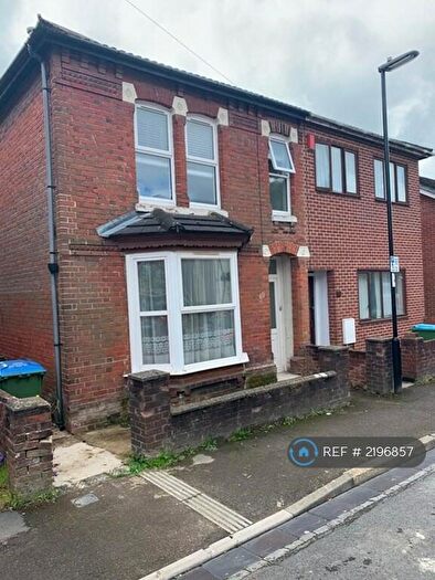 2 Bedroom Flat To Rent In Cromwell Road, Southampton, SO15