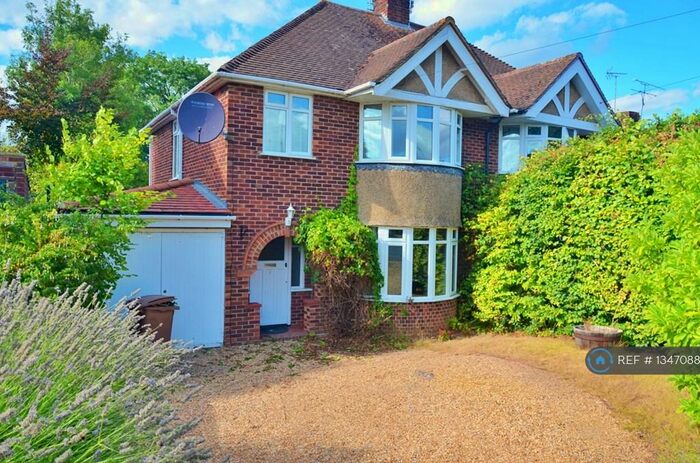 3 Bedroom Semi-Detached House To Rent In Redhatch Drive, Earley, Reading, RG6