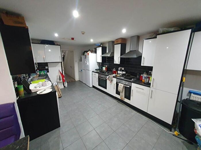 9 Bedroom House To Rent In Miskin Street (Rooms), Cathays, CF24