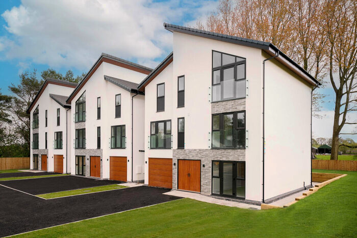 4 Bedroom Detached House To Rent In Brookhouse Drive, Marklands, Lostock Hall, Preston, Lancashire, PR5