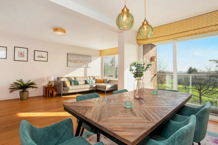 2 Bedroom Flat To Rent In Wimbledon Park Road, London, SW19