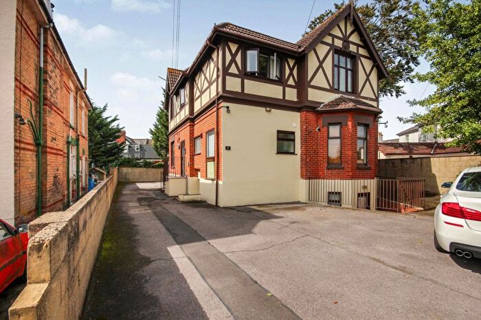 2 Bedroom Property To Rent In Carlton Road, Bournemouth, BH1