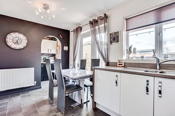 3 Bedroom Semi-Detached House For Sale In Herbage View, Crofton, Wakefield, WF4