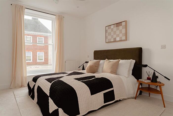 2 Bedroom Apartment For Sale In Church Street, Reigate, RH2