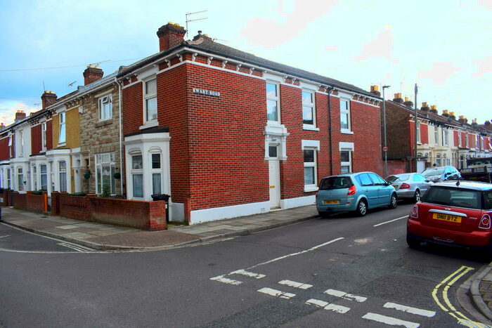 4 Bedroom End Of Terrace House To Rent In Harcourt Road, Portsmouth, PO1