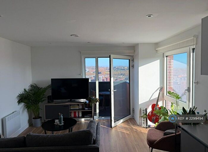 2 Bedroom Flat To Rent In Ingot Place, Sheffield, S3