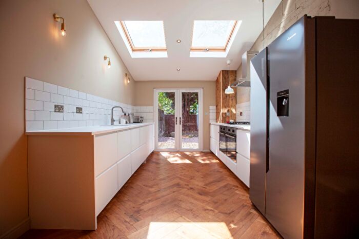 8 Bedroom Semi-Detached House To Rent In Lees Hall Crescent, Manchester, Greater Manchester, M14