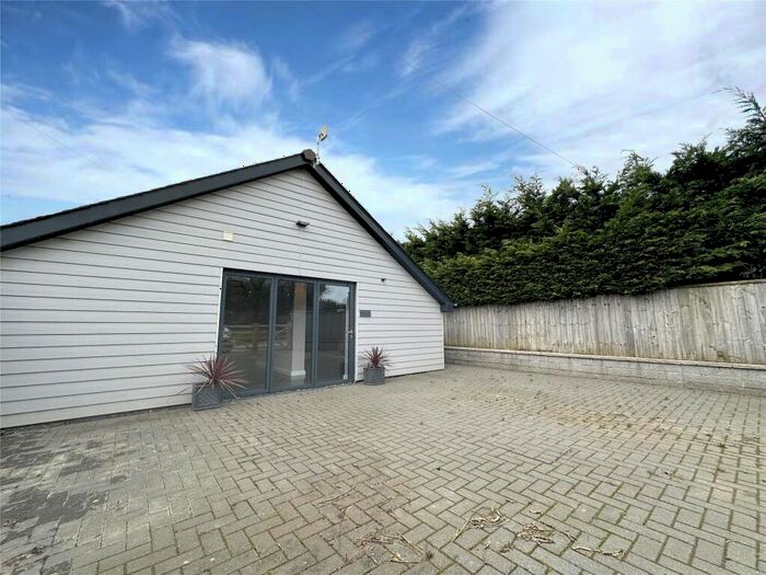 2 Bedroom Detached Bungalow To Rent In Pinhoe, Exeter, EX4