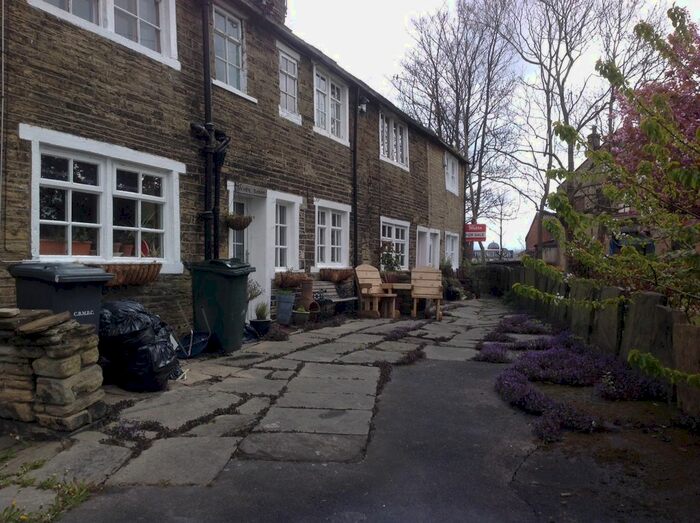 1 Bedroom Cottage To Rent In Toller Lane, Bradford, BD8
