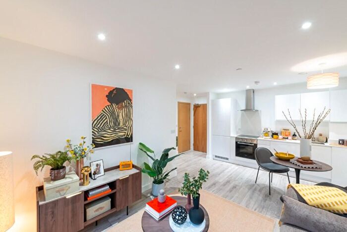 1 Bedroom Flat To Rent In Tunis Road, London, W12