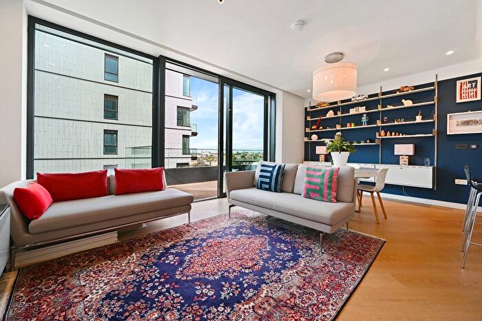 2 Bedroom Flat To Rent In Wood Crescent, London, W12