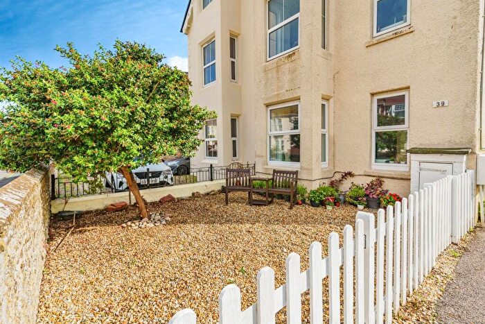 1 Bedroom Flat For Sale In Claremont Road, Seaford, BN25