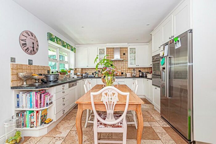 5 Bedroom Detached House For Sale In Stanbridge Road, Tilsworth, Leighton Buzzard, LU7
