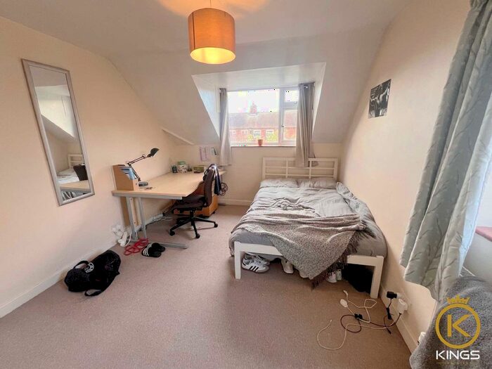 4 Bedroom Semi-Detached House To Rent In Broomfield, Guildford, GU2