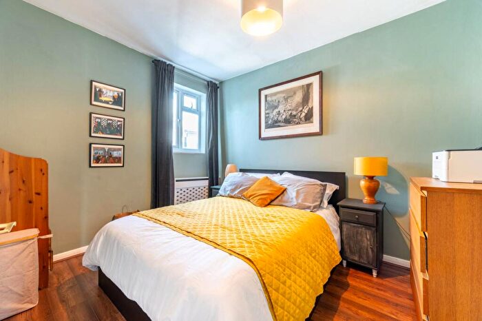 1 Bedroom Flat For Sale In Gowan Road, Willesden, London, NW10