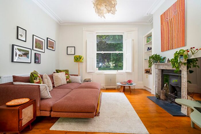 3 Bedroom Terraced House To Rent In Lloyd Square, London, WC1X