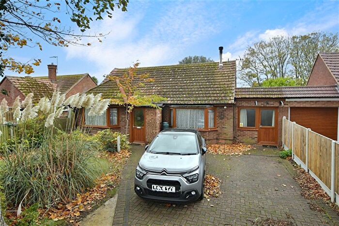 1 Bedroom Detached Bungalow For Sale In Old Green Road, Broadstairs, Kent, CT10