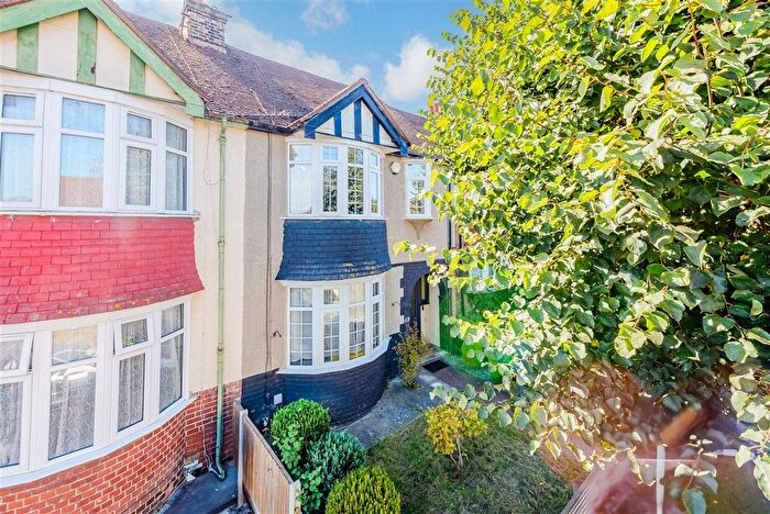 3 Bedroom Terraced House For Sale In Westmount Avenue, Chatham, Kent, ME4