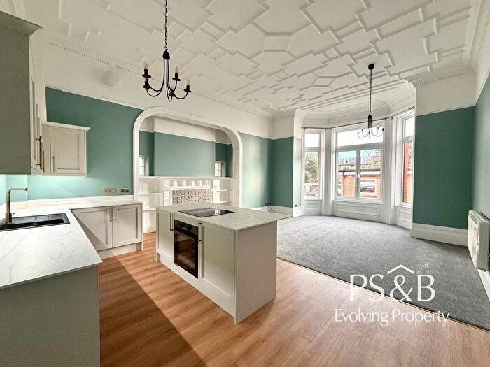 2 Bedroom Flat To Rent In The Drive, Hove, BN3