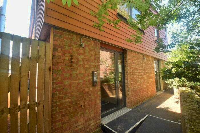 1 Bedroom Flat To Rent In Staines Road, Twickenham, TW2