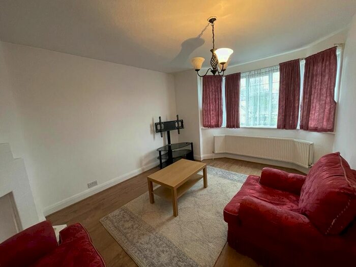 1 Bedroom Flat To Rent In Ivy Close, Harrow, Greater London, HA2
