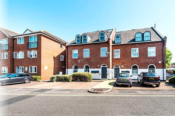 1 Bedroom Maisonette To Rent In Chertsey, Surrey, KT16