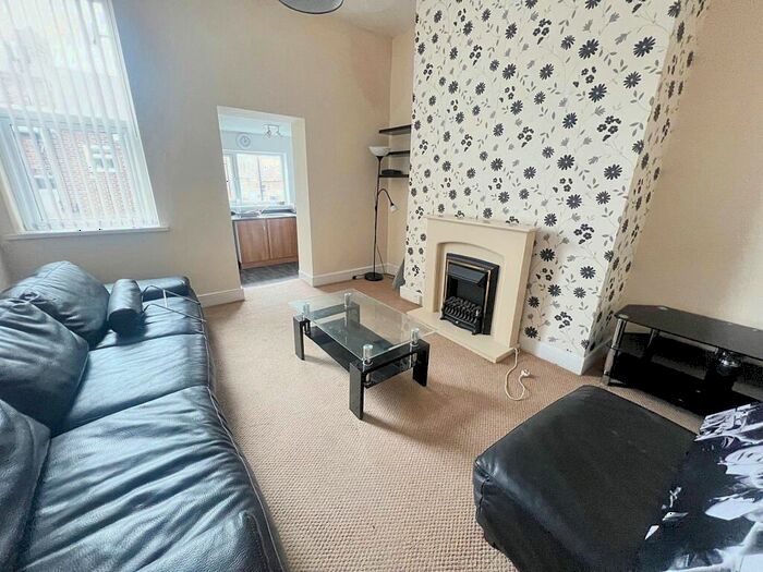 2 Bedroom Flat To Rent In Holly Avenue, Wallsend, Tyne And Wear, NE28