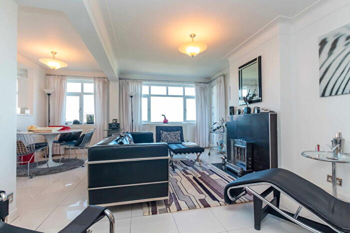 2 Bedroom Flat For Sale In Viceroy Court, Lord Street, Southport, PR8