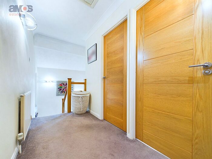 4 Bedroom Detached House For Sale In Green Lane, Eastwood, Leigh-On-Sea Essex, SS9