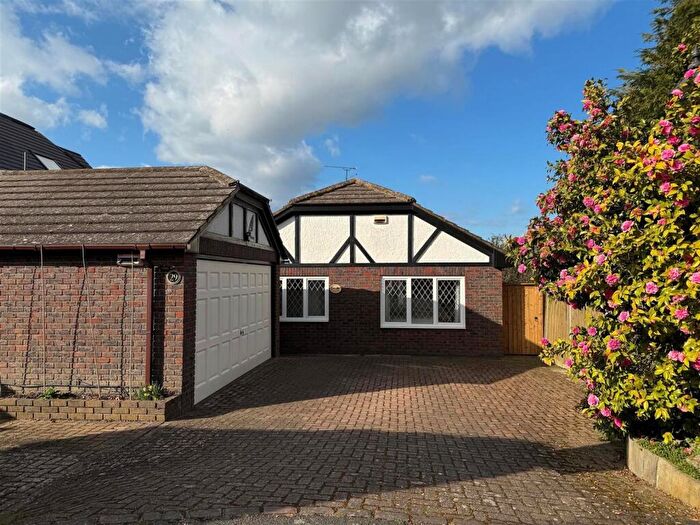 3 Bedroom Detached Bungalow For Sale In Coutts Avenue, Shorne, Gravesend, Kent, DA12