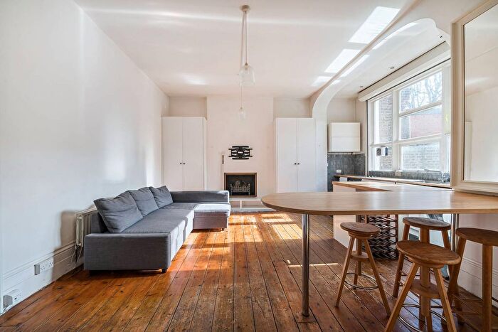 1 Bedroom Flat For Sale In Stanwick Road, West Kensington, London, W14