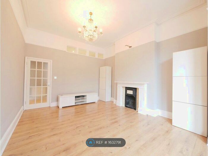 2 Bedroom Flat To Rent In Castellain Road, London, W9