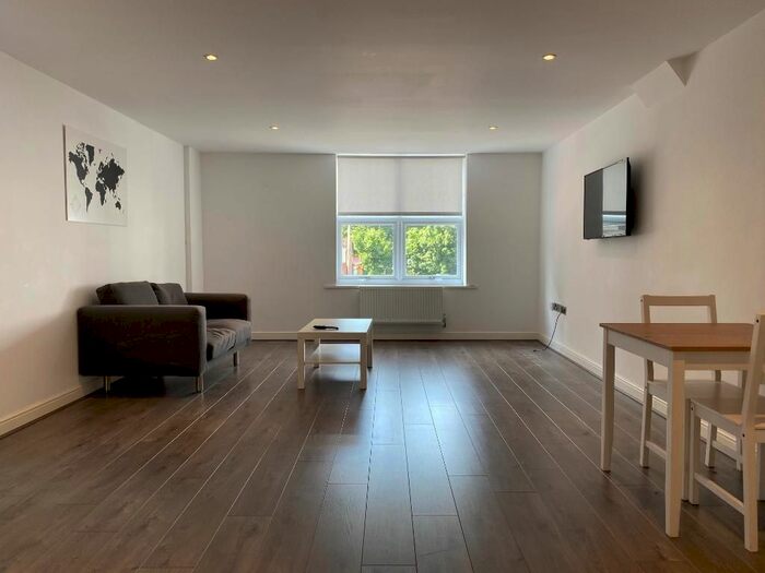 1 Bedroom Flat To Rent In High Street, Runcorn, WA7