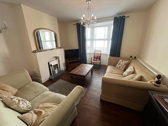 4 Bedroom Property To Rent In William Street, Weymouth, DT4
