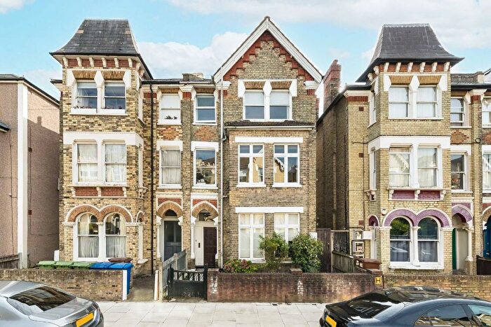 2 Bedroom Flat For Sale In Oakhurst Grove, East Dulwich, SE22