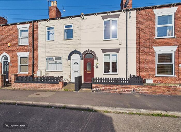 2 Bedroom Terraced House For Sale In Longacre, Castleford, WF10