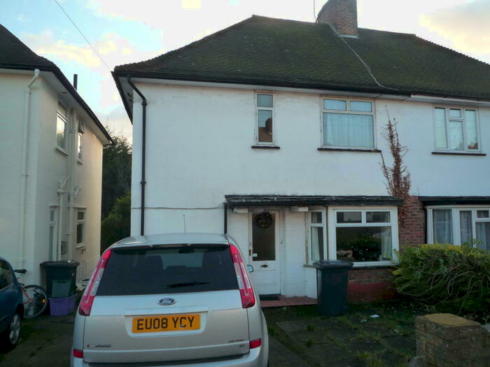 4 Bedroom Semi-Detached House To Rent In Weston Road, Guildford, GU2