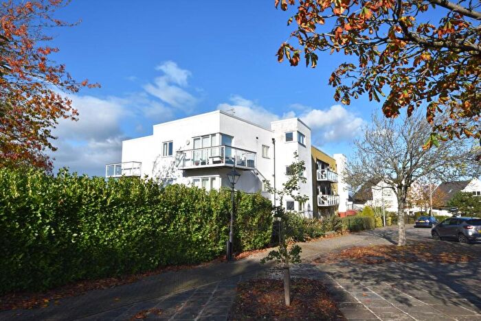 2 Bedroom Apartment For Sale In The Lodge, Paget Road, Penarth, CF64