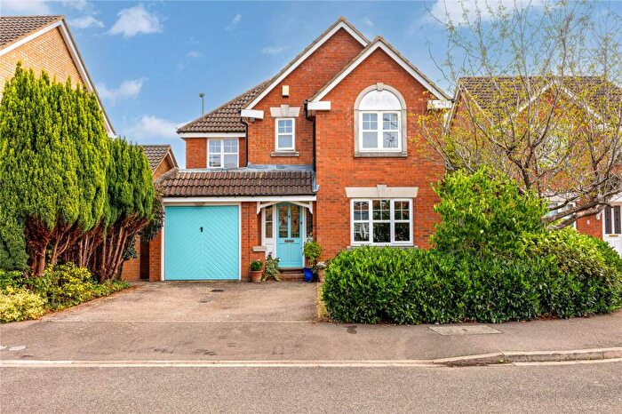 4 Bedroom Detached House For Sale In Randall Drive, Toddington, Bedfordshire, LU5
