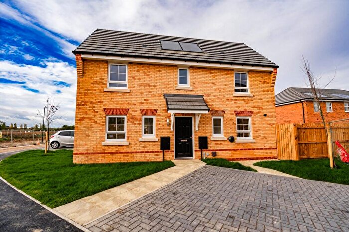 3 Bedroom End Of Terrace House For Sale In Bristol Avenue, New Waltham, Grimsby, DN36