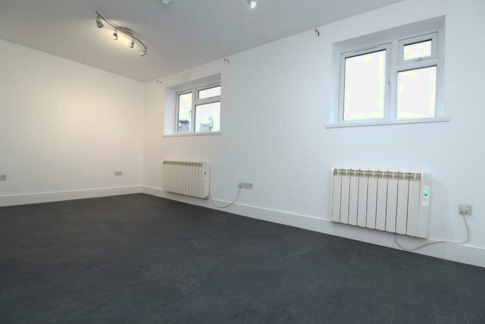 Studio To Rent In Old Church Road, Chingford, E4